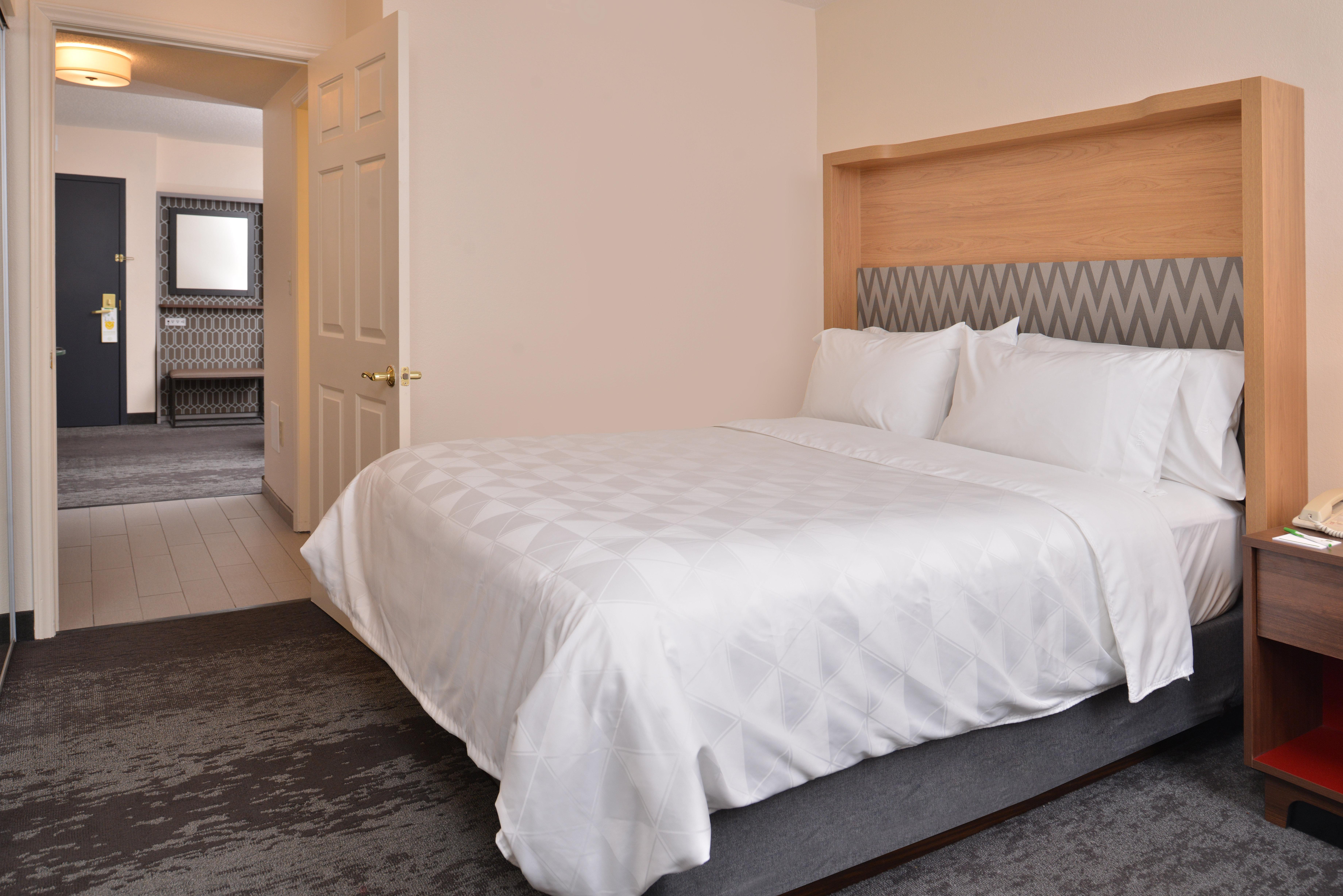 Holiday Inn & Suites Raleigh Cary By Ihg Exteriör bild